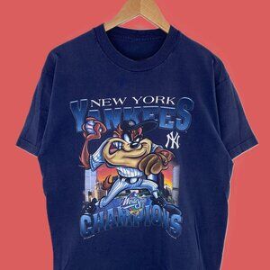 NEW YORK YANKEES X Looney Tunes Shirt, Vtg New York baseball Shirt